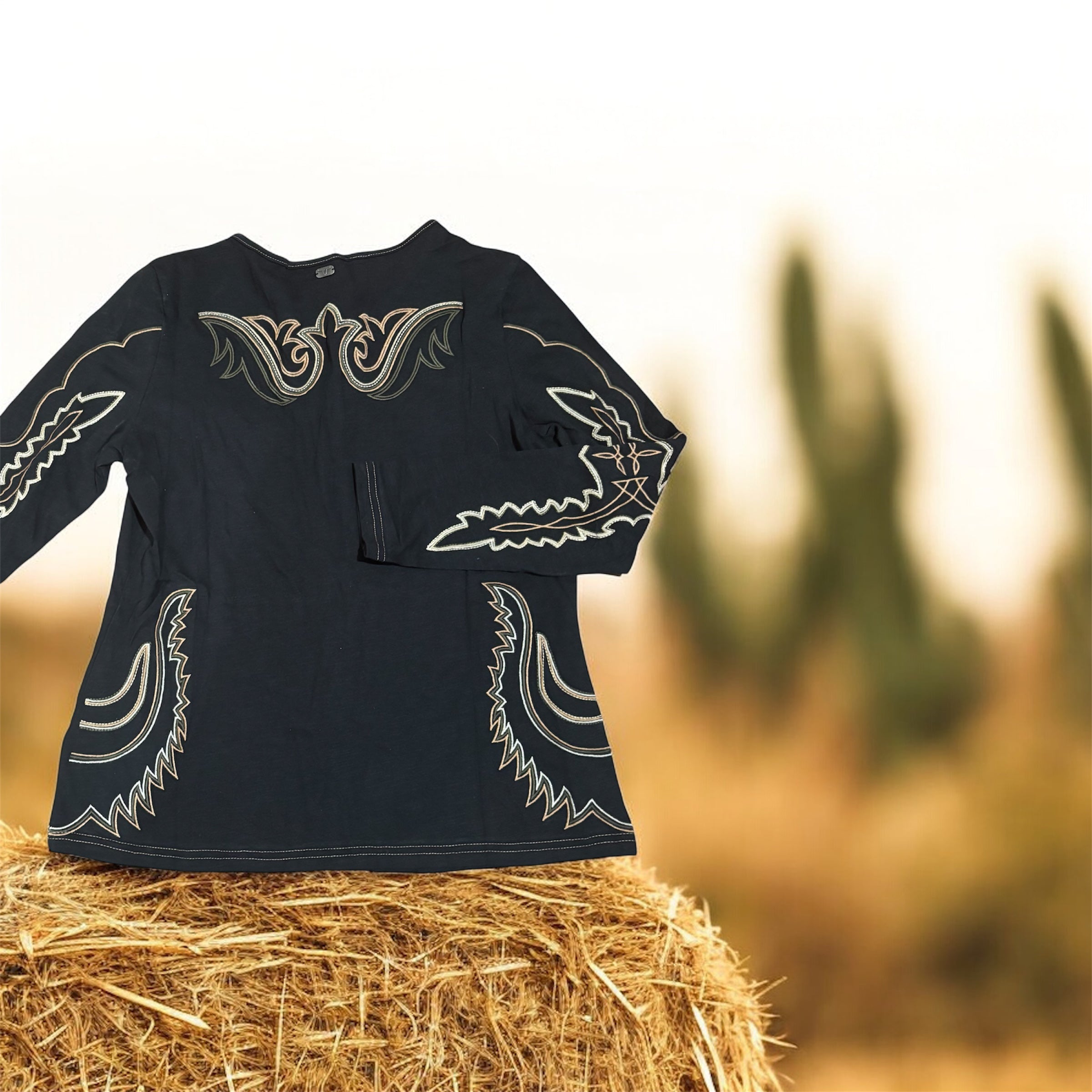BLACK BOOT STITCH LONG SLEEVED EMBROIDERED TOP